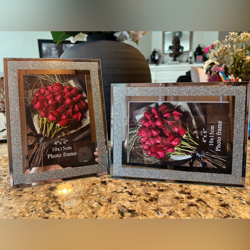 Calenzana 2 Pack 4x6 Picture Frames Sparkle Glass/Mirrored For Tabletop NWOB - Picture 2 of 5